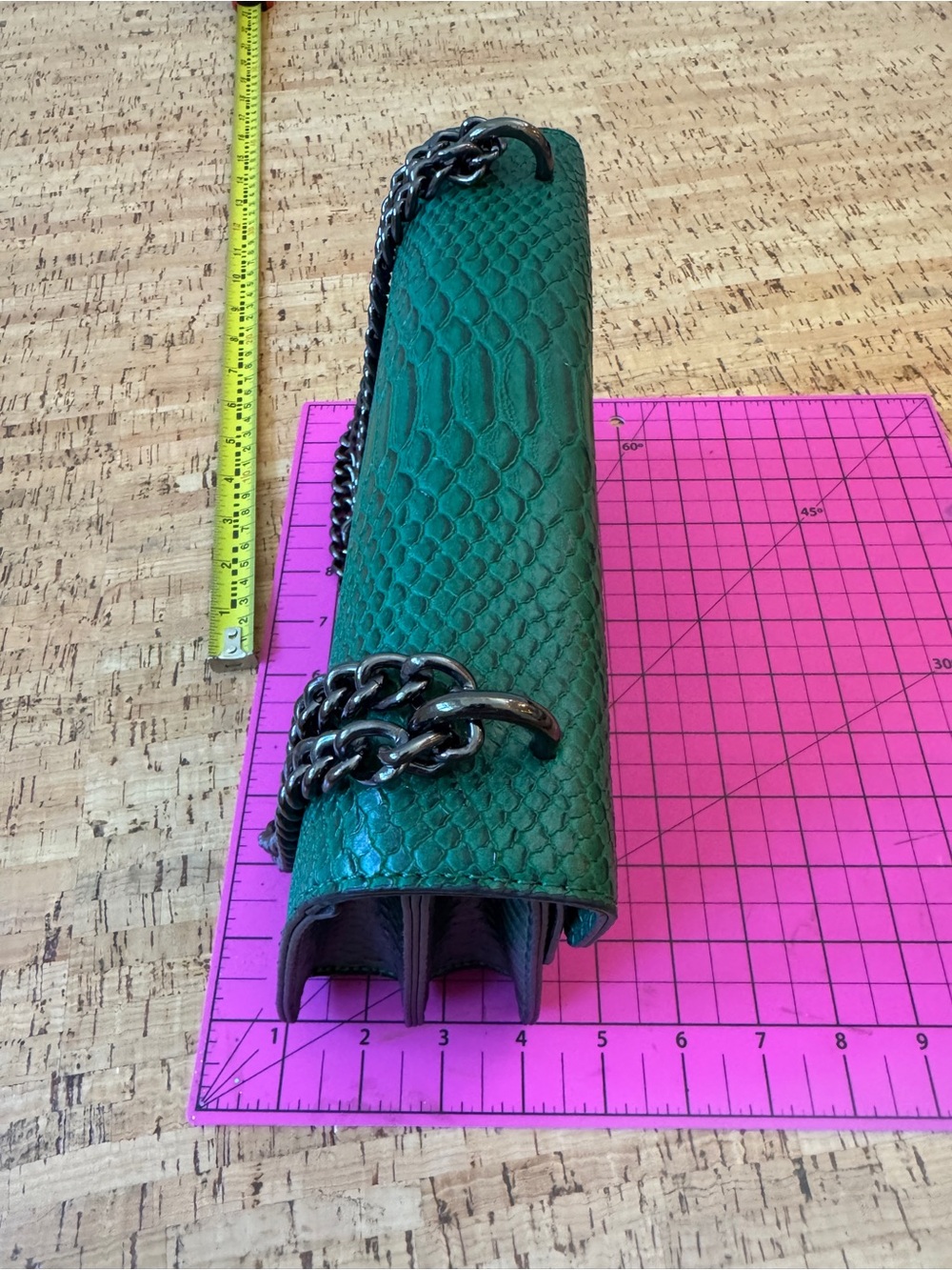 Green Snake-Embossed Chain Shoulder Bag - Picture 6 of 9